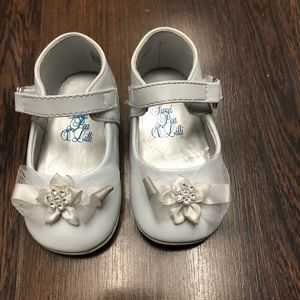 Mary Jane patent leather baby girl shoes